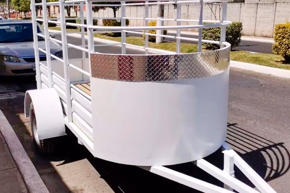 Remolque porta Caballos